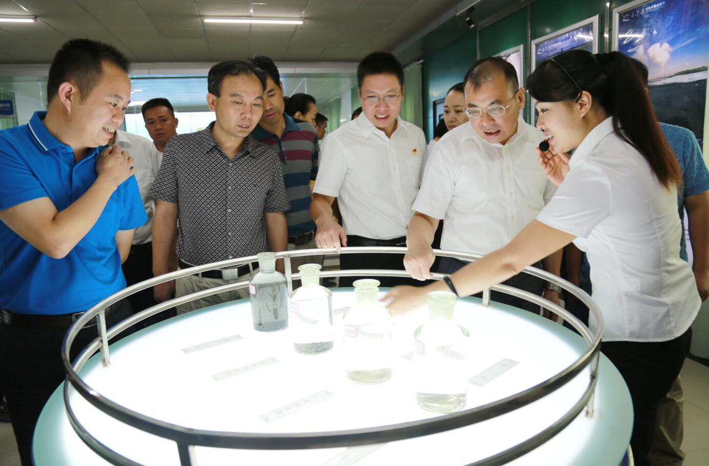 2016年9月，時任湖南省懷化市委常委、組織部部長，現任郴州市市委常委、組織部部長江波蒞臨公司視察.JPG