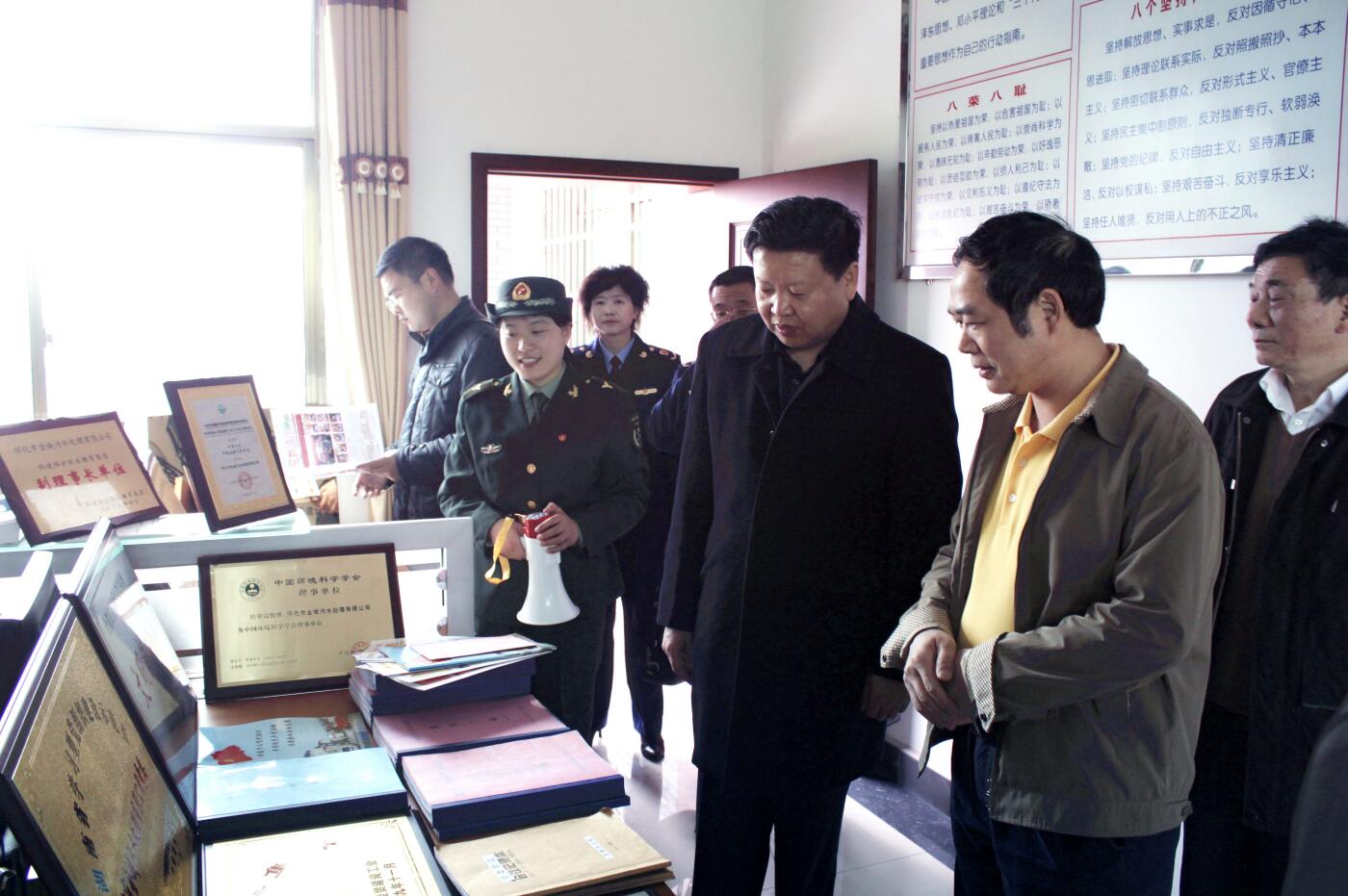 2011年3月，國家工商局總局個體司司長李玉家受中央組織部委托視察公司黨建工作.JPG