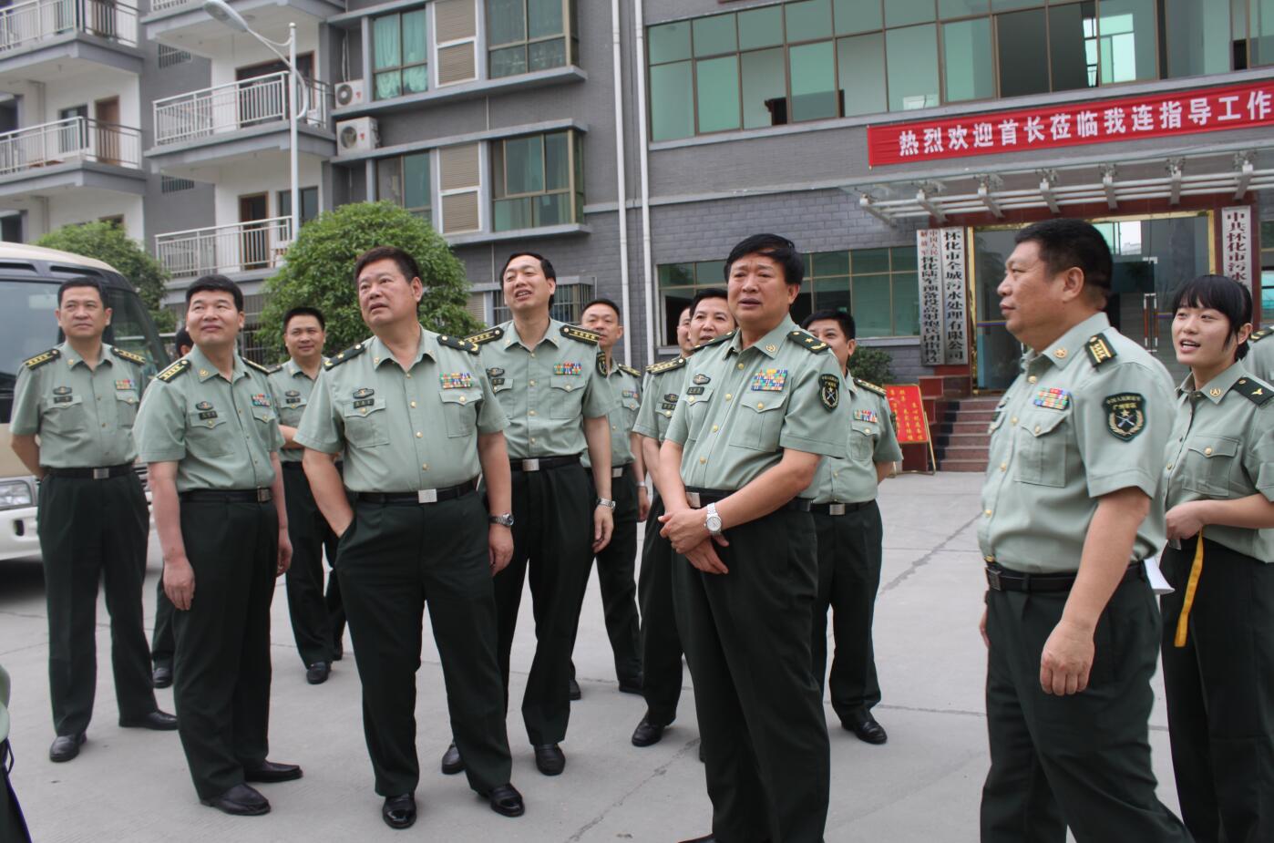 2011年5月，廣州軍區副司令員王治民將軍視察預備役建設.JPG